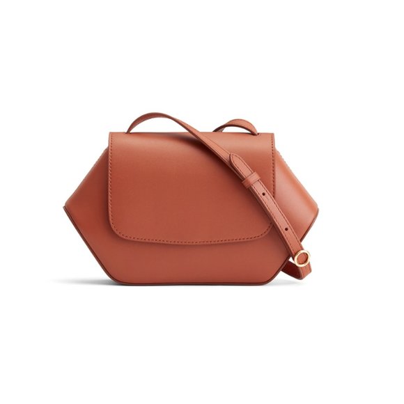 Cuyana Handbags - EUC Cuyana Mini Hexagon Leather Crossbody Bag in Sienna